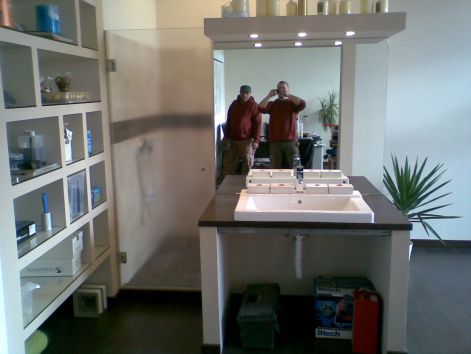 Zuhanykabin és tükör